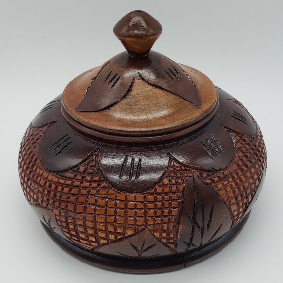 Haiti Two-Toned Hand Carved Wooden Floral Trinket Box or Bowl with Lid - Picture 9 of 12
